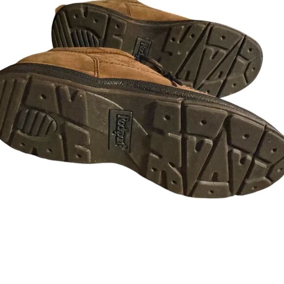 Rock port size 8.5 brown suede lace up shoes in wide width. Causal walking shoes - Picture 4 of 7